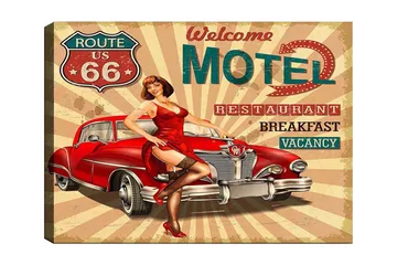 Canvastavla 70x100 cm - Retroinspirerad affisch med en kvinna i röd klänning som poserar vid en klassisk röd bil - Röd / Svart / Beige - Inredning - Tavlor & posters - Canvastavla