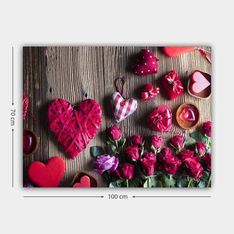Canvastavla 70x100 cm - Romantisk samling av hjärtformade dekorationer och rosor - Röd / Grön / Rosa - Inredning - Tavlor & posters - Canvastavla