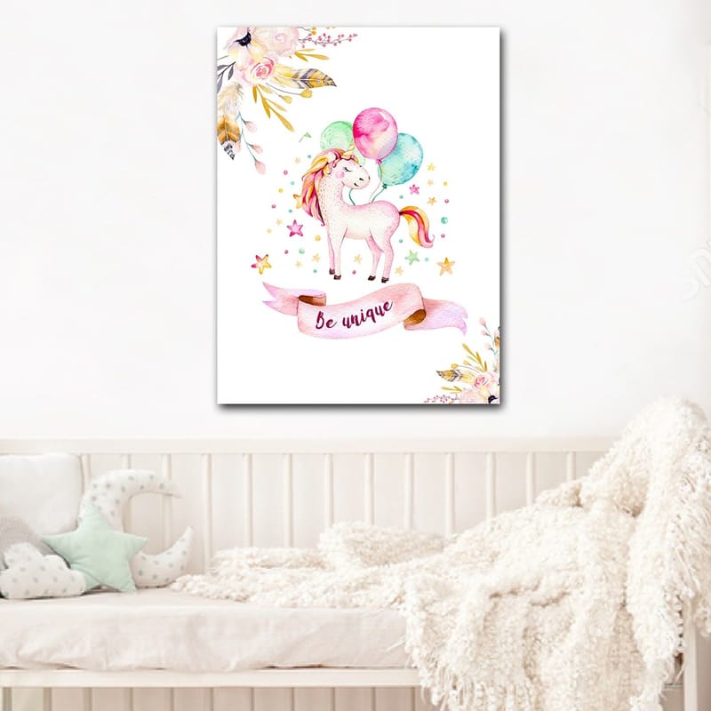Canvastavla 70x100 cm - Söt enhörning som håller i färgglada ballonger och omges av stjärnor och blommor - Rosa / Mintgrön / Gul - Inredning - Tavlor & posters - Canvastavla