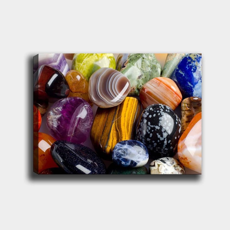 Canvastavla 70x100 cm - Samling av färgglada ädelstenar och mineraler i olika former och nyanser - Lila / Orange / Grön - Inredning - Tavlor & posters - Canvastavla