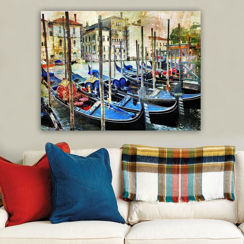 Canvastavla 70x100 cm - Scen med gondoler i en venetiansk kanal, omgiven av historiska byggnader - Blå / Röd / Svart - Inredning - Tavlor & posters - Canvastavla
