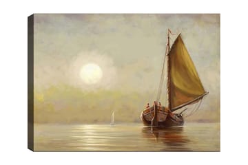 Canvastavla 70x100 cm - Segelbåt med bruna detaljer och en stor gul segel i en stilla sjö under en mjuk soluppgång - Gul / Brun / Beige - Inredning - Tavlor & posters - Canvastavla
