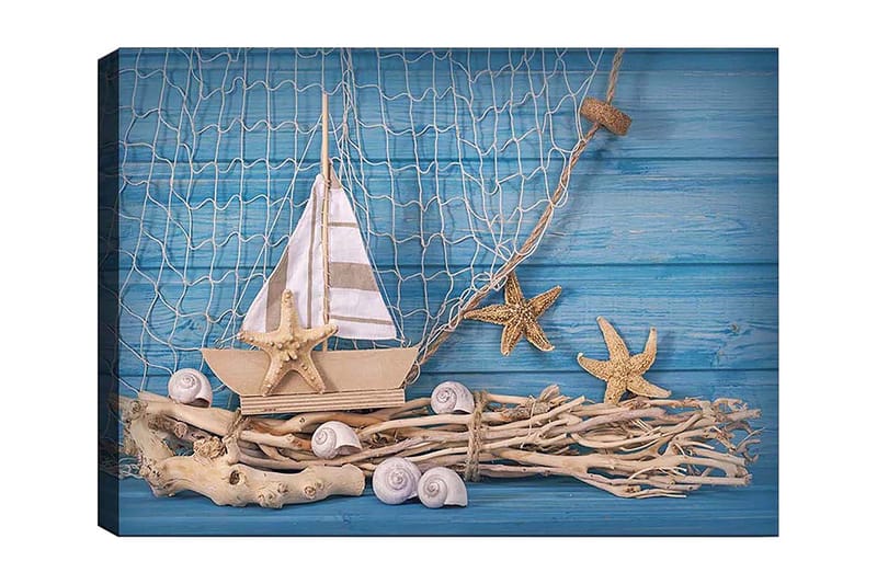 Canvastavla 70x100 cm - Segelbåt med stjärnformade sjöstjärnor och snäckor på en träig bas, mot en blå bakgrund - Blå / Beige / Vit - Inredning - Tavlor & posters - Canvastavla