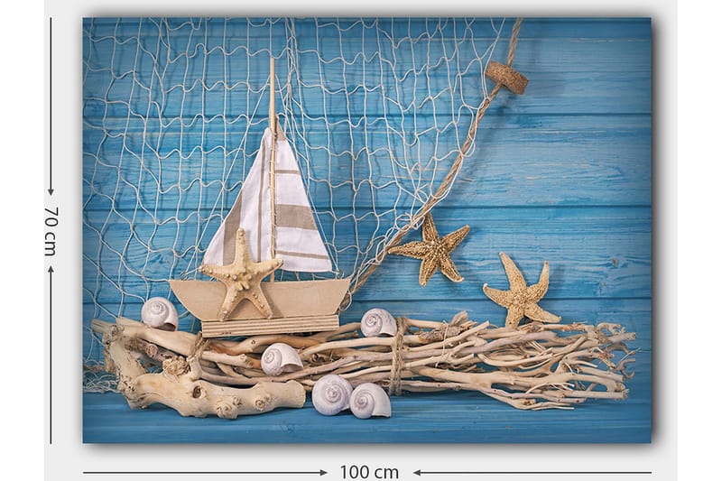 Canvastavla 70x100 cm - Segelbåt med stjärnformade sjöstjärnor och snäckor på en träig bas, mot en blå bakgrund - Blå / Beige / Vit - Inredning - Tavlor & posters - Canvastavla