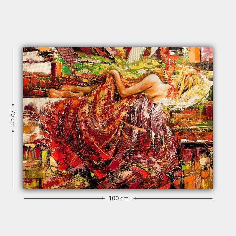 Canvastavla 70x100 cm - Sensuell kvinna som vilar i en draperad klänning av röd och orange färg - Röd / Orange / Gul - Inredning - Tavlor & posters - Canvastavla