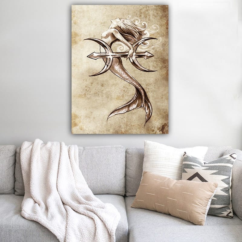 Canvastavla 70x100 cm - Siren som håller i en trident och sträcker sig ut mot himlen - Beige / Brun / Vit - Inredning - Tavlor & posters - Canvastavla