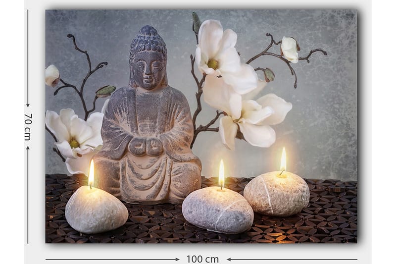 Canvastavla 70x100 cm - Sittande Buddha omgiven av blommor och stenar med tända ljus - Grå / Vit / Beige - Inredning - Tavlor & posters - Canvastavla
