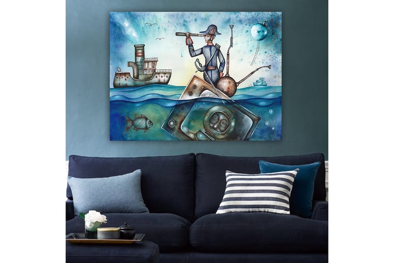 Canvastavla 70x100 cm - Sjöman som står på en båt och spanar med en kikare över havet, omgiven av olika maritima element, Blå / Grön / Brun