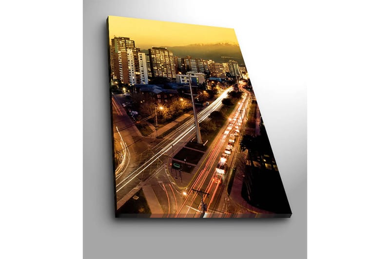 Canvastavla 70x100 cm - Stadssilhuett vid skymning med ljus från byggnader och trafik - Guld / Mörkblå / Vit - Inredning - Tavlor & posters - Canvastavla