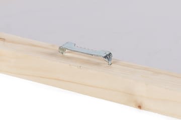 Canvastavla 70x100 cm - Stenlagd väg som sträcker sig över en stilla vattenyta - Grå / Blå / Beige - Inredning - Tavlor & posters - Canvastavla