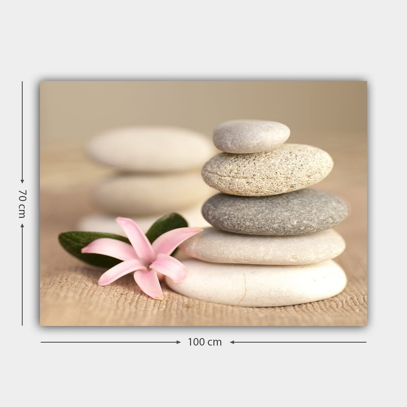 Canvastavla 70x100 cm - Stenpyramid med en rosa blomma som symboliserar balans och harmoni - Grå / Beige / Rosa - Inredning - Tavlor & posters - Canvastavla