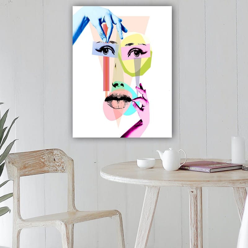 Canvastavla 70x100 cm - Stiliserad ansiktskomposition med geometriska former och händer som interagerar med ansiktet - Blå / Rosa / Grön - Inredning - Tavlor & posters - Canvastavla