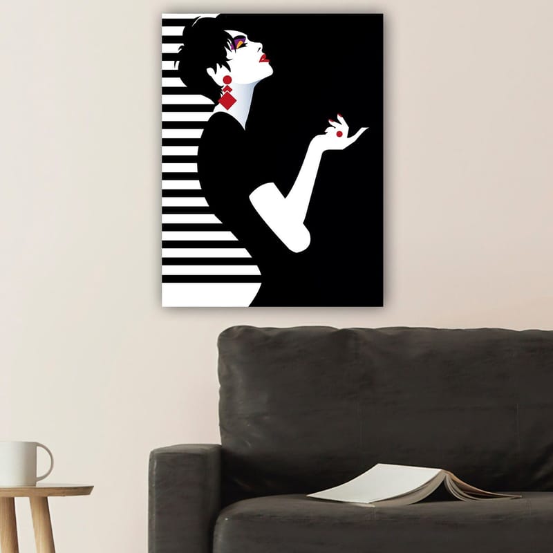 Canvastavla 70x100 cm - Stiliserad kvinna med en elegant hållning och dramatiska smycken - Svart / Vit / Röd - Inredning - Tavlor & posters - Canvastavla