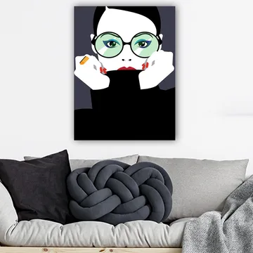 Canvastavla 70x100 cm - Stiliserad kvinna med stora glasögon som håller om sitt ansikte - Grön / Svart / Röd - Inredning - Tavlor & posters - Canvastavla