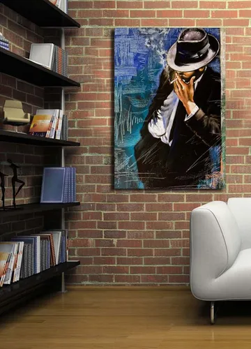 Canvastavla 70x100 cm - Stiliserad man i kostym som röker en cigarett, med en mystisk och nostalgisk atmosfär - Mörkblå / Svart / Vit - Inredning - Tavlor & posters - Canvastavla