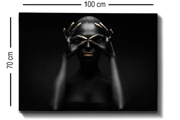 Canvastavla 70x100 cm - Stiliserad porträttbild av en kvinna med svarta händer som formar ett par ögon, med guldiga detaljer på läppar och fingertoppar - Svart / Guld - Inredning - Tavlor & posters - Canvastavla