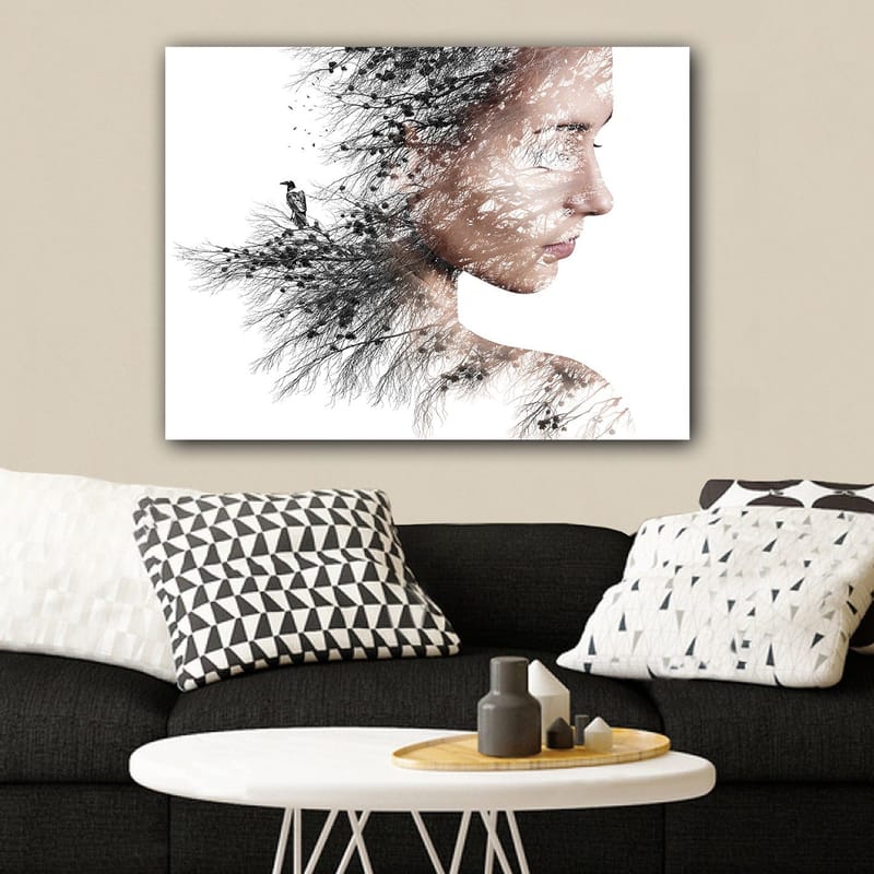 Canvastavla 70x100 cm - Stiliserad porträtt av en kvinna med träd och fåglar som en del av hennes silhuett - Svart / Grå / Brun - Inredning - Tavlor & posters - Canvastavla