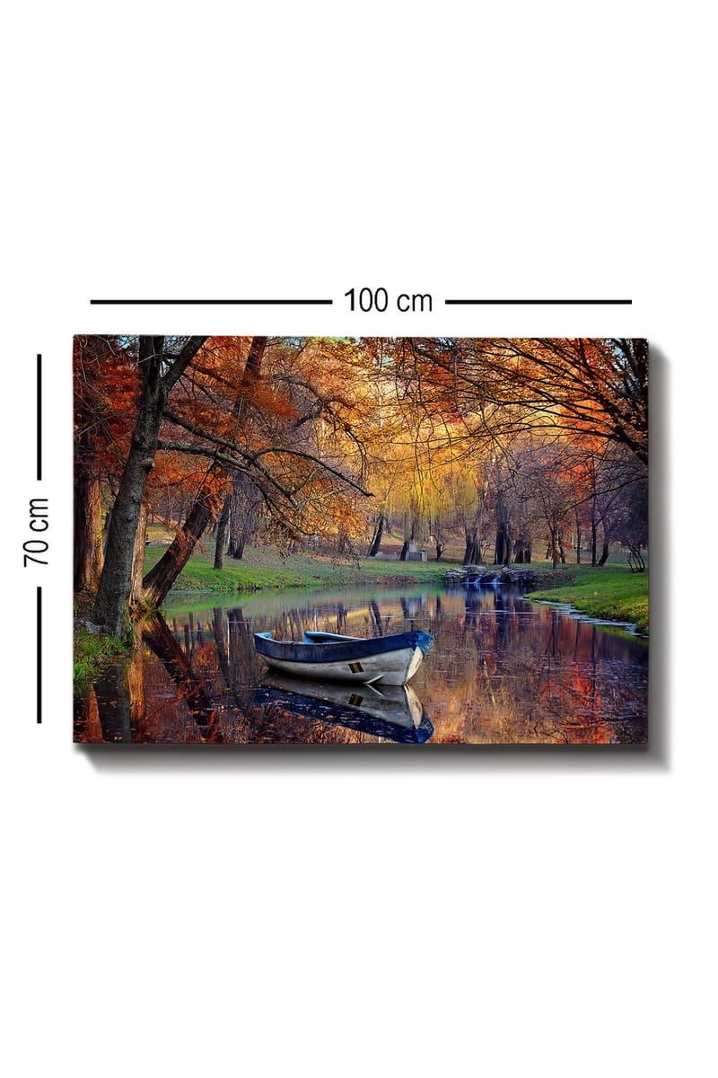 Canvastavla 70x100 cm - Stilla båt på en spegelblanka sjö omgiven av höstfärger - Orange / Blå / Grön - Inredning - Tavlor & posters - Canvastavla