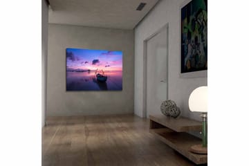 Canvastavla 70x100 cm - Stilla båt på en spegelblanka yta under en färgsprakande solnedgång - Lila / Rosa / Blå - Inredning - Tavlor & posters - Canvastavla