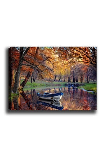 Canvastavla 70x100 cm - Stilla båt på en spegelblanka sjö omgiven av höstfärger - Orange / Blå / Grön - Inredning - Tavlor & posters - Canvastavla
