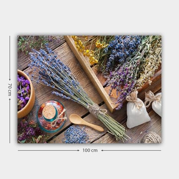 Canvastavla 70x100 cm - Stilla komposition av torkade blommor och örter i olika färger, arrangerade på ett träbord - Blå / Gul / Lila - Inredning - Tavlor & posters - Canvastavla