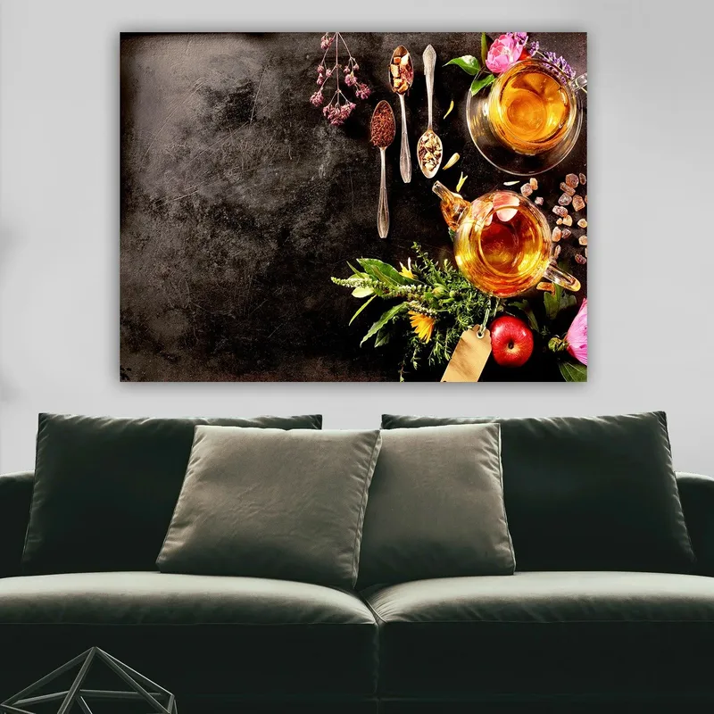 Canvastavla 70x100 cm - Stilla komposition med te, kryddor och blommor som skapar en inbjudande atmosfär - Guld / Grönt / Rosa - Inredning - Tavlor & posters - Canvastavla
