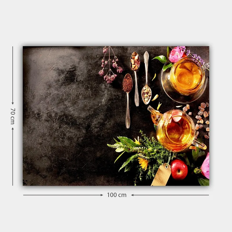 Canvastavla 70x100 cm - Stilla komposition med te, kryddor och blommor som skapar en inbjudande atmosfär - Guld / Grönt / Rosa - Inredning - Tavlor & posters - Canvastavla