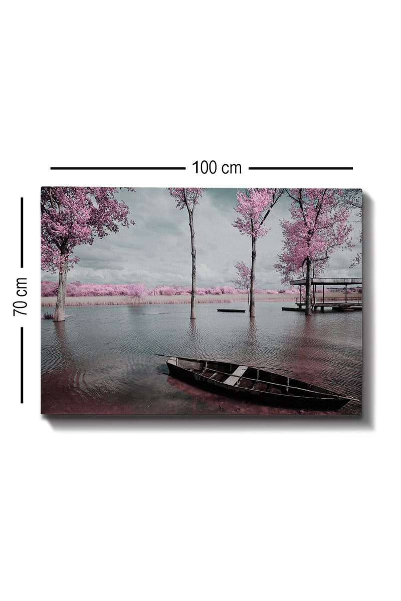 Canvastavla 70x100 cm - Stilla sjö med en båt omgiven av rosa träd och en dimmig himmel - Rosa / Grå / Svart - Inredning - Tavlor & posters - Canvastavla
