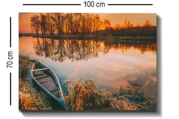 Canvastavla 70x100 cm - Stilla sjö med en båt vid strandkanten i en vacker solnedgång - Orange / Grön / Brun - Inredning - Tavlor & posters - Canvastavla