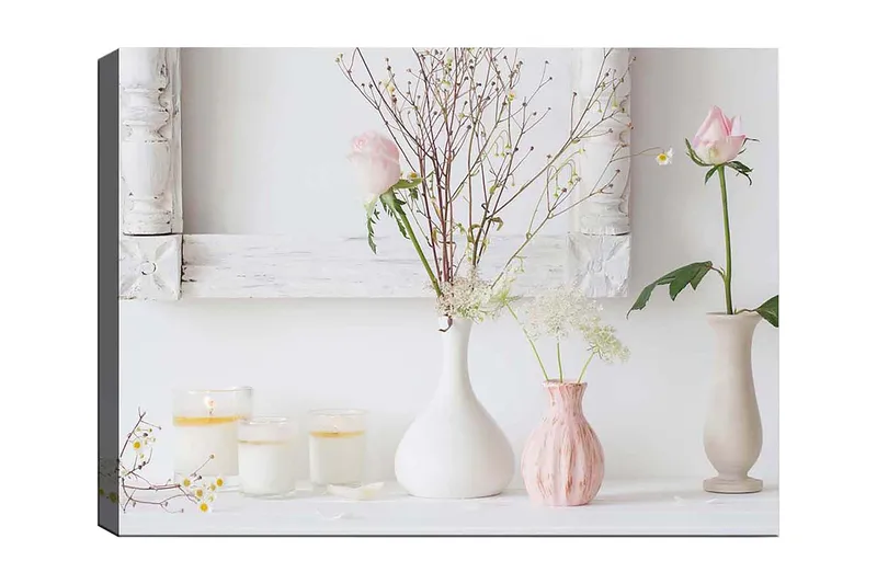 Canvastavla 70x100 cm - Stillsam komposition av blommor i olika vaser med en romantisk känsla, Ljusrosa / Vit / Beige