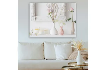Canvastavla 70x100 cm - Stillsam komposition av blommor i olika vaser med en romantisk känsla - Ljusrosa / Vit / Beige - Inredning - Tavlor & posters - Canvastavla