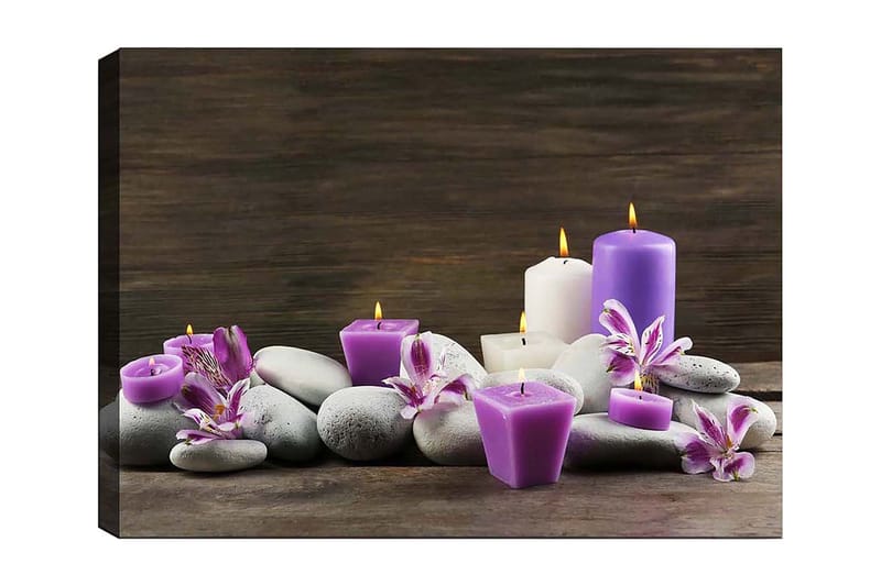 Canvastavla 70x100 cm - Stillsam komposition av ljus och stenar med lila och vita ljus omgivna av blommor, Lila / Vit / Grå