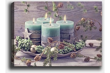 Canvastavla 70x100 cm - Stillsam samling av fyra ljus omgivna av grönska och dekorationer - Grön / Ljusblå / Brun - Inredning - Tavlor & posters - Canvastavla