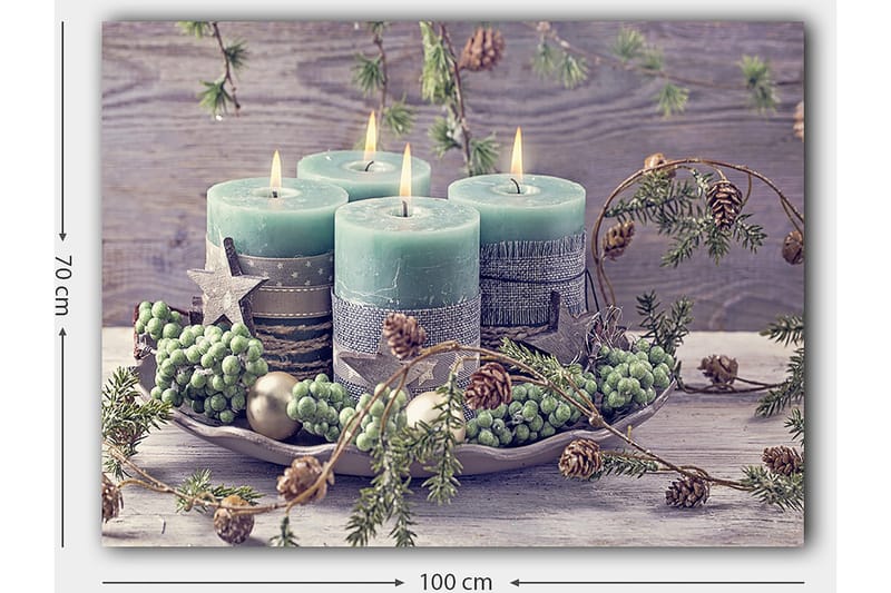 Canvastavla 70x100 cm - Stillsam samling av fyra ljus omgivna av grönska och dekorationer - Grön / Ljusblå / Brun - Inredning - Tavlor & posters - Canvastavla