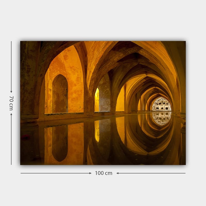 Canvastavla 70x100 cm - Storslagen vy av en gammal arkitektur med valv och reflektioner i vatten - Guld / Brunt / Beige - Inredning - Tavlor & posters - Canvastavla