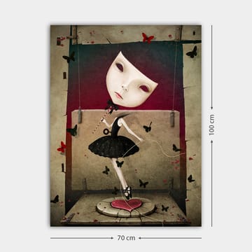 Canvastavla 70x100 cm - Surrealistisk ballerina med en stor, uttrycksfull ansiktsmask dansar bland fjärilar - Svart / Röd / Beige - Inredning - Tavlor & posters - Canvastavla