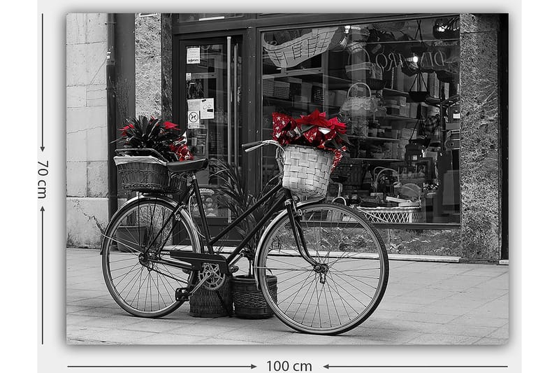 Canvastavla 70x100 cm - Svart cykel med blommor i korgar på en gata - Röd / Svart / Grå - Inredning - Tavlor & posters - Canvastavla