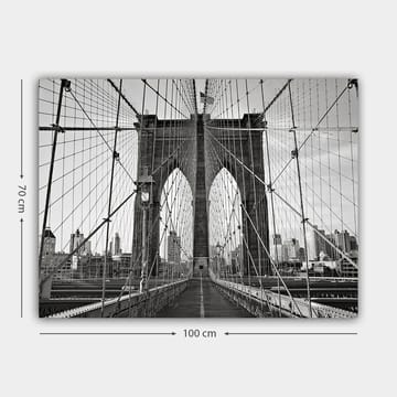 Canvastavla 70x100 cm - Svartvit bild av Brooklyn Bridge som visar dess majestätiska bågar och kablar - Svart / Vitt / Grått - Inredning - Tavlor & posters - Canvastavla