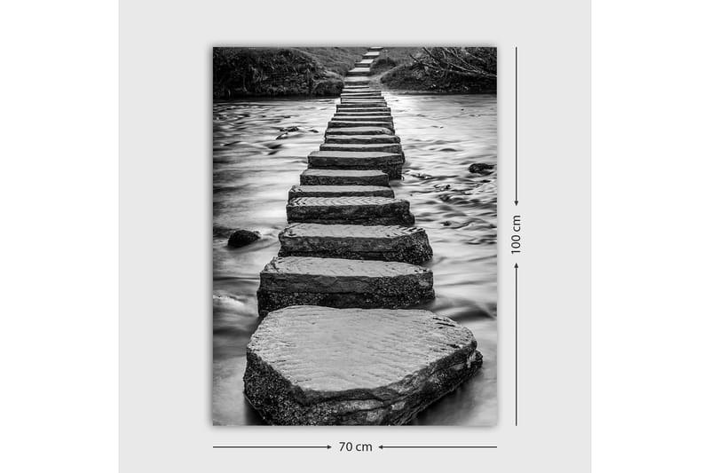 Canvastavla 70x100 cm - Svartvit bild av stenar som bildar en väg över vattenytan - Svart / Vitt / Grått - Inredning - Tavlor & posters - Canvastavla