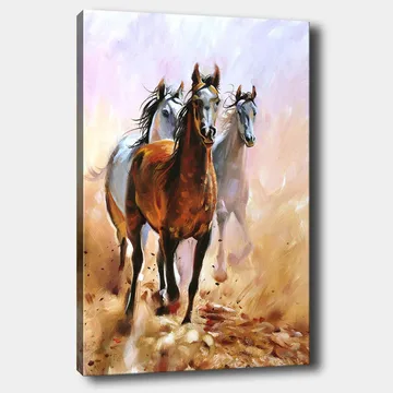 Canvastavla 70x100 cm - Tre hästar som galopperar framåt i en dynamisk rörelse - Brun / Vit / Beige - Inredning - Tavlor & posters - Canvastavla