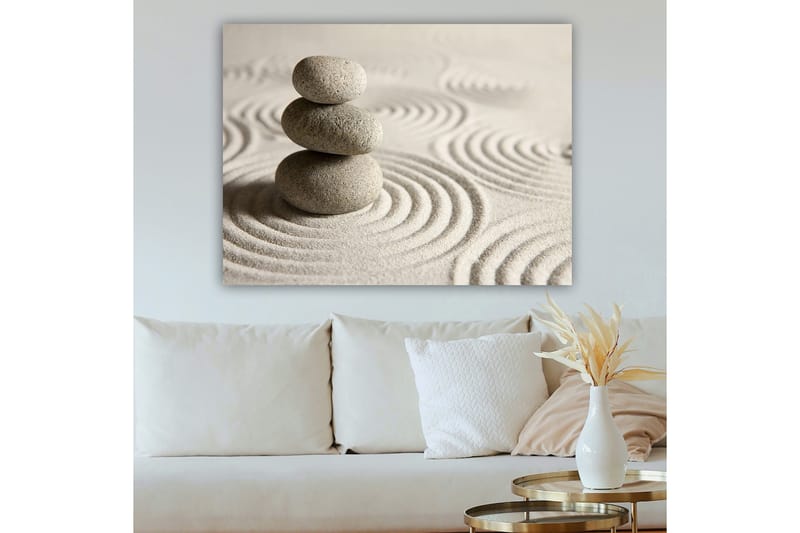 Canvastavla 70x100 cm - Tre staplade stenar på en sandyta med vågiga mönster - Grå / Beige - Inredning - Tavlor & posters - Canvastavla