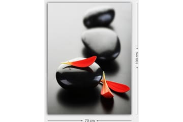 Canvastavla 70x100 cm - Tre svarta stenar med röda blomblad som skapar en harmonisk och avkopplande komposition - Svart / Röd - Inredning - Tavlor & posters - Canvastavla