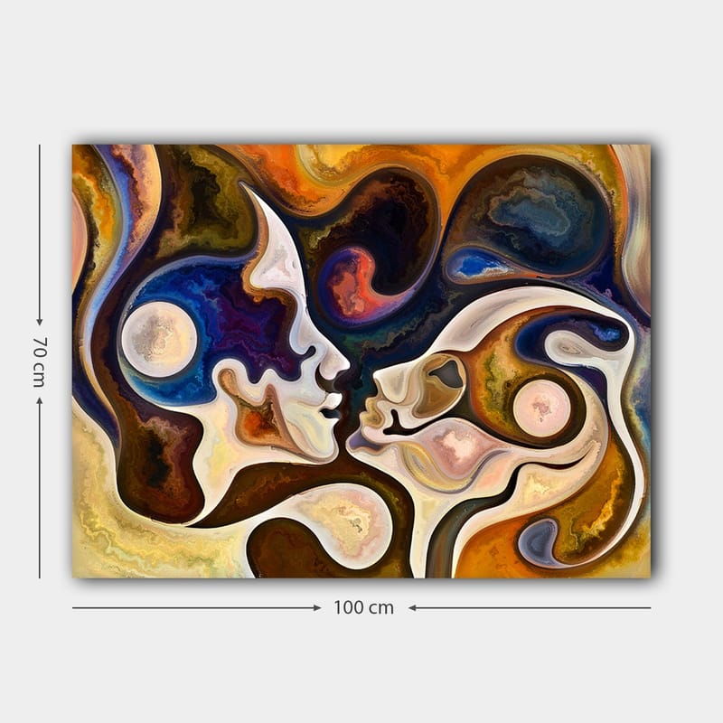 Canvastavla 70x100 cm - Två ansikten som möts i en intim kyss, omgivna av abstrakta former och färger - Mörkblå / Brunt / Beige - Inredning - Tavlor & posters - Canvastavla