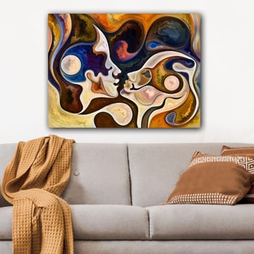 Canvastavla 70x100 cm - Två ansikten som möts i en intim kyss, omgivna av abstrakta former och färger - Mörkblå / Brunt / Beige - Inredning - Tavlor & posters - Canvastavla