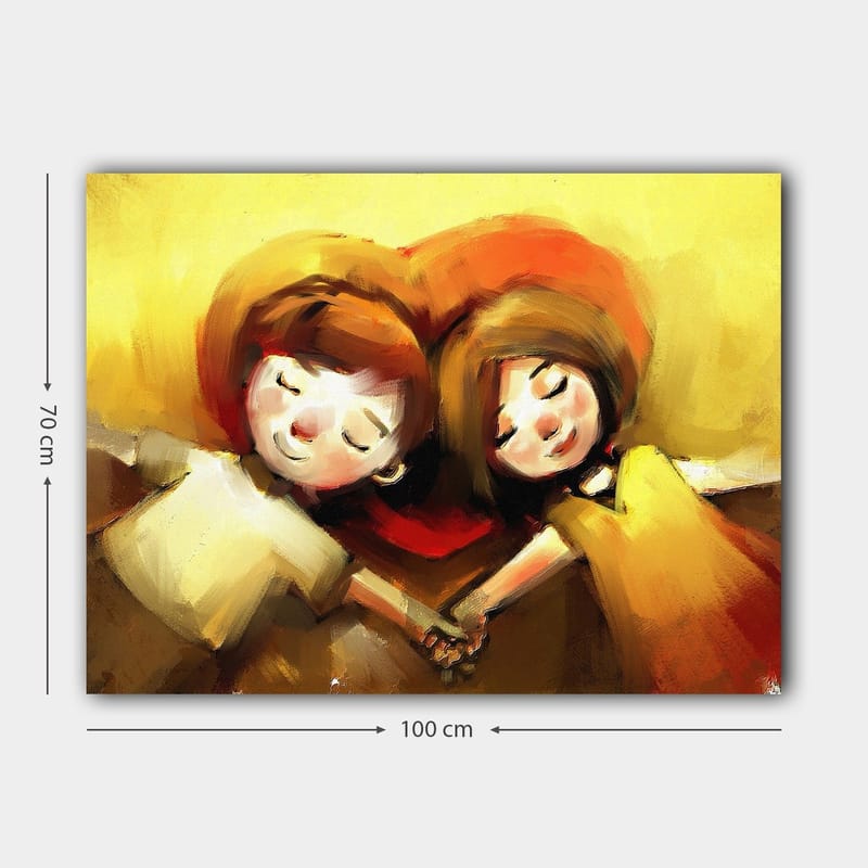 Canvastavla 70x100 cm - Två barn som håller händerna och ligger tillsammans i en hjärtformad komposition - Guldgul / Röd / Brun - Inredning - Tavlor & posters - Canvastavla