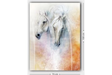 Canvastavla 70x100 cm - Två eleganta hästar som framträder i en mjuk och drömlik komposition - Vit / Ljusgrå / Orange - Inredning - Tavlor & posters - Canvastavla