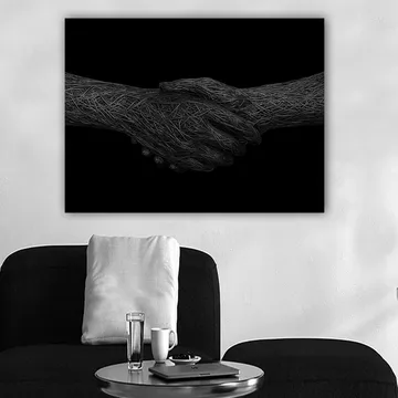 Canvastavla 70x100 cm - Två händer som skakar hand, symboliserande samarbete och enighet - Svart / Grå - Inredning - Tavlor & posters - Canvastavla
