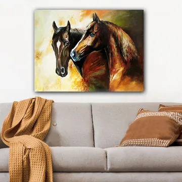 Canvastavla 70x100 cm - Två hästar som står nära varandra, fångade i en dynamisk och livfull komposition - Mörkbrun / Ljusbrun / Orange - Inredning - Tavlor & posters - Canvastavla