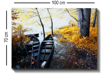 Canvastavla 70x100 cm - Två svarta båtar vid en gyllene höstlandskap med träd och spegelbild i vattnet - Svart / Gyllene / Blå - Inredning - Tavlor & posters - Canvastavla