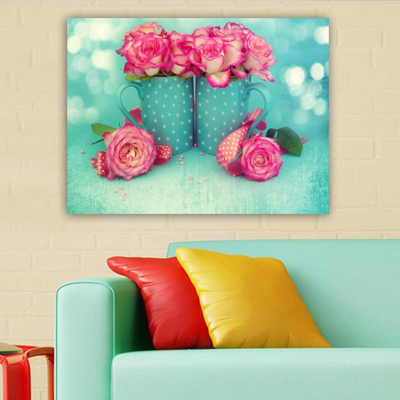 Canvastavla 70x100 cm - Två turkosa muggar fyllda med rosa rosor - Turkos / Rosa - Inredning - Tavlor & posters - Canvastavla